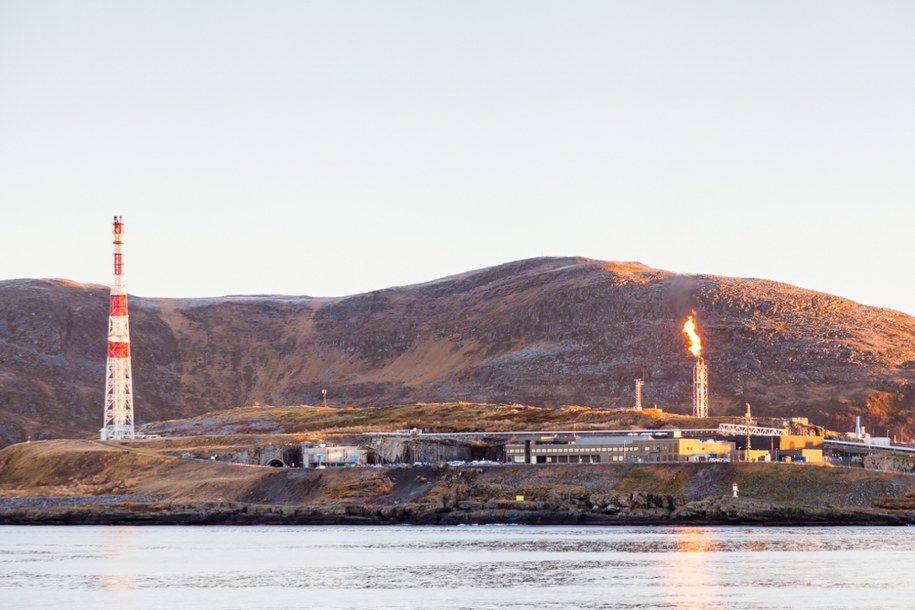 Stacja skraplania gazu na wyspie Melkoeya /Shutterstock