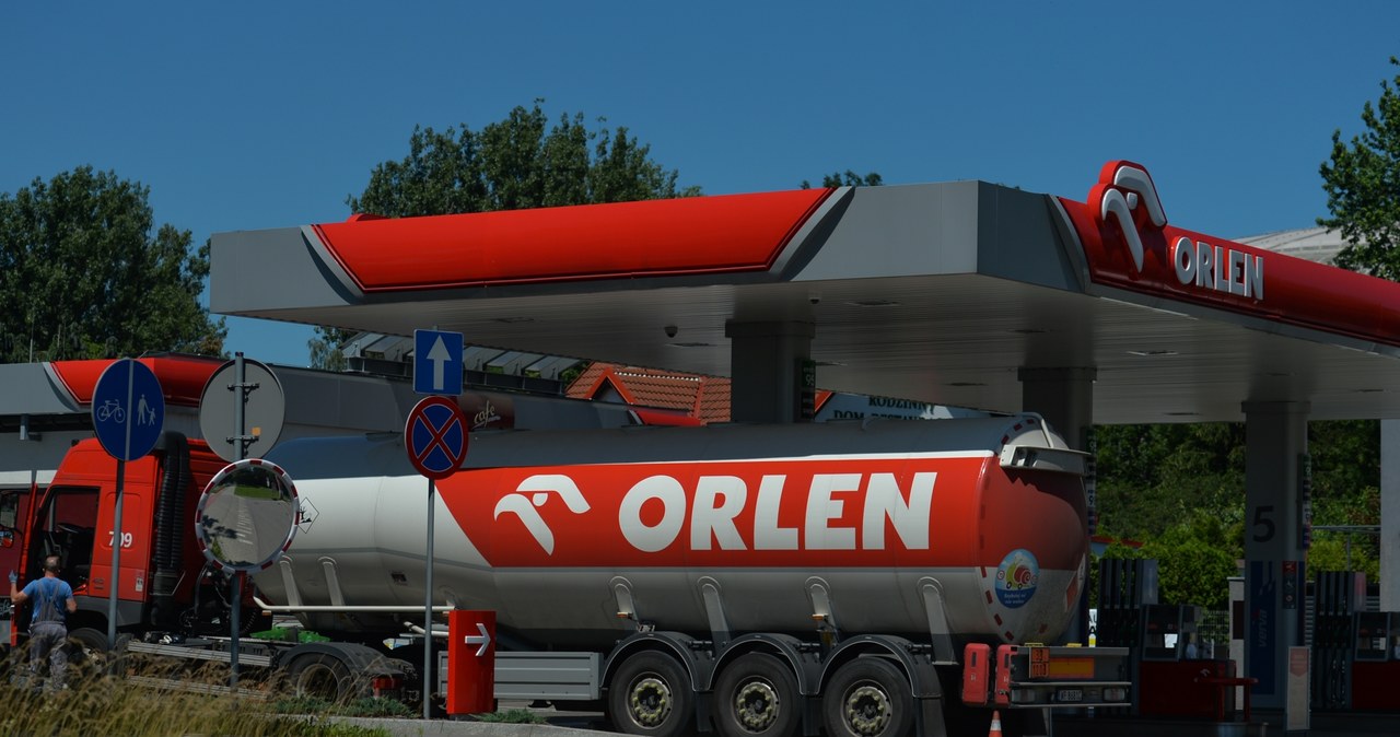 Stacje benzynowe koncernu Orlen w Czechach przejdą pod nową markę /AFP