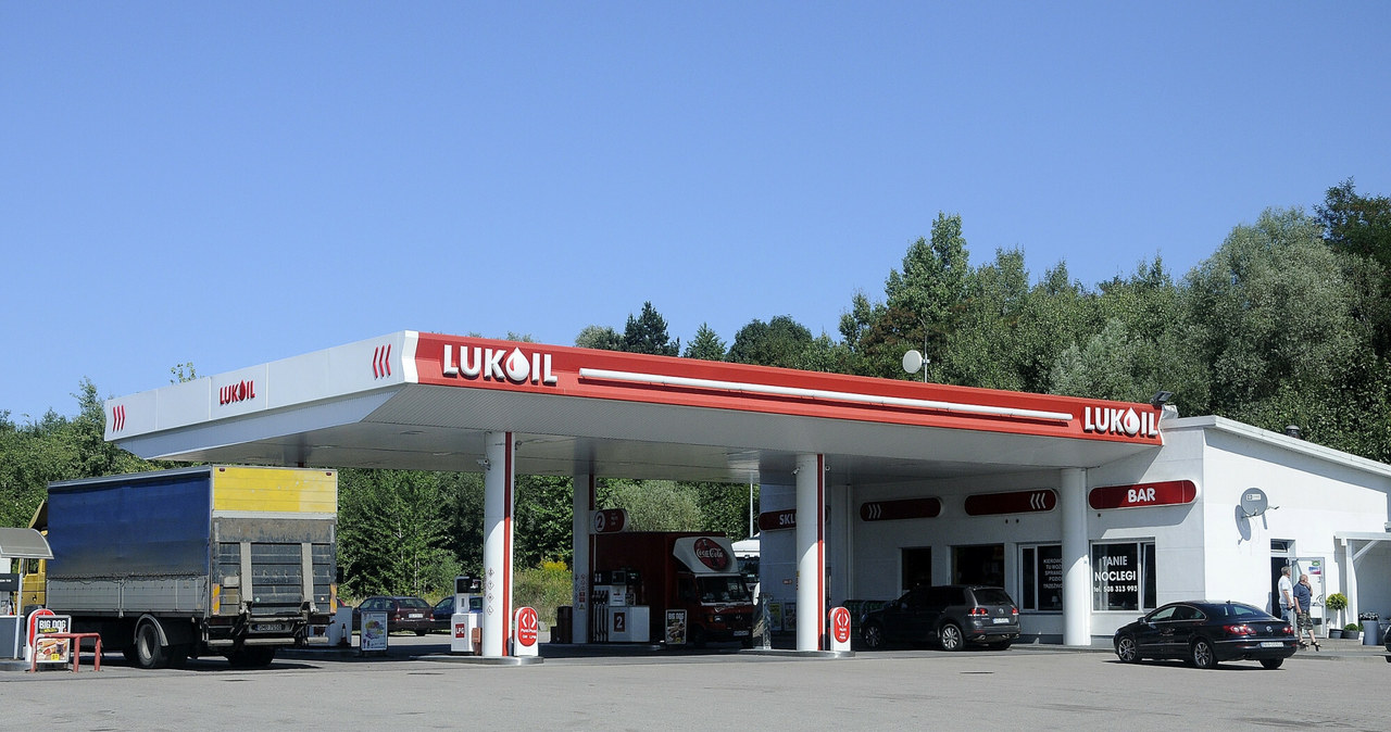 Stacje Lukoil staną się stacjami Orlenu /Stanisław Bielski /Reporter