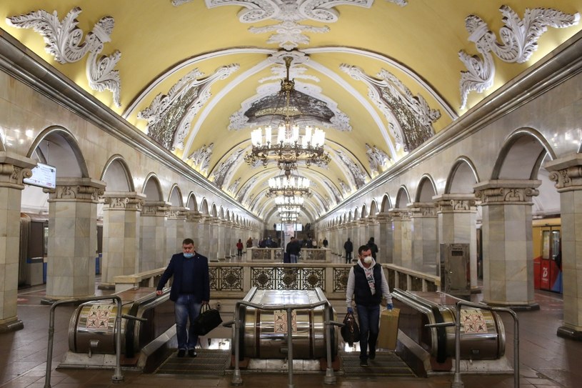 Stacje moskiewskiego metra mogą zachwycić swoim pięknem /Andrey Rudakov/Bloomberg via Getty Images /Getty Images