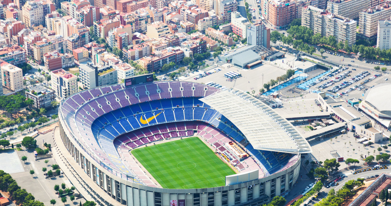 Stadion Camp Nou w Barcelonie /123RF/PICSEL