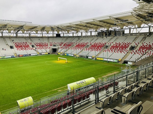 Stadion Miejski przy Al. Unii w Łodzi z czterema trybunami /Agnieszka Wyderka /RMF FM