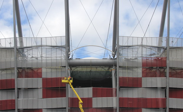 Stadion Narodowy w Warszawie odzyskuje "koszyk"