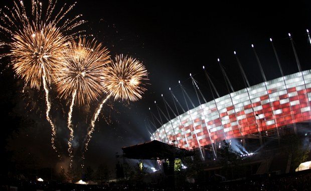 Stadion Narodowy w Warszawie rozbłysnął światłami 