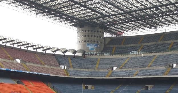 Stadion San Siro jest jednym z 27 europejskich stadionów ocenionych na 5 gwiazdek przez UEFA /&copy;123RF/PICSEL