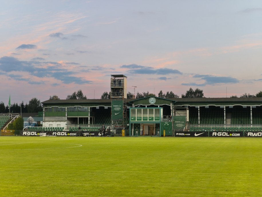 Stadion w Grodzisku Wielkopolskim, na którym trenuje Warta Poznań /Shutterstock