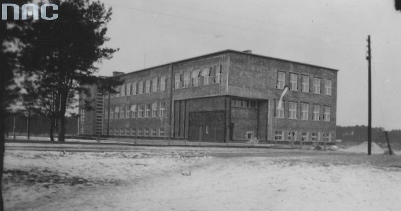 Stalowa Wola. Szkoła Powszechna im. Generała Tadeusza Kasprzyckiego /Z archiwum Narodowego Archiwum Cyfrowego