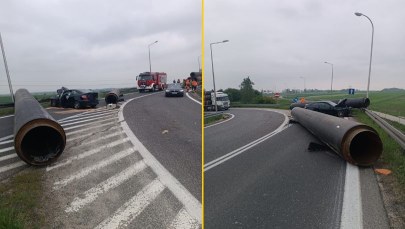 Stalowe rury spadły na samochód. Dramatyczny wypadek w Świętokrzyskiem 
