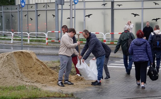 Stan klęski żywiołowej. Kolejne miasta szykują się na wielką wodę [RELACJA]