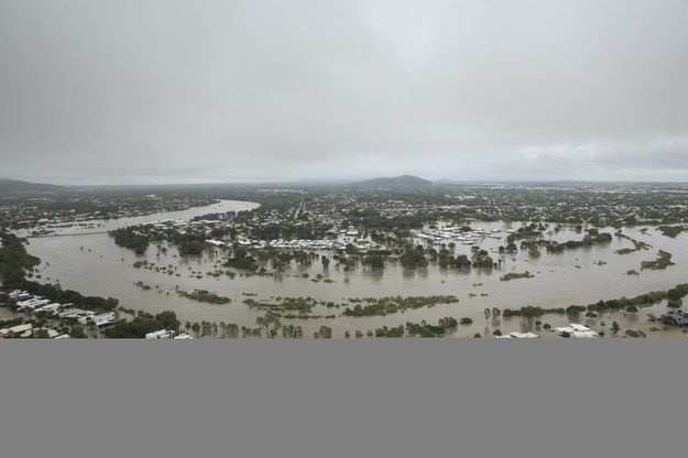 Stan Queensland w Australii zmaga się ze skutkami powodzi. /EPA/ANDREW RANKIN /PAP/EPA
