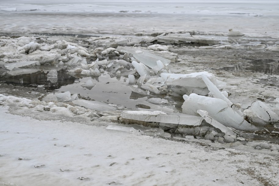 Stan wód podnosi się w związku z odwilżą /	Darek Delmanowicz   /PAP