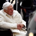 Stan zdrowia Benedykta XVI jest bardzo zły. Jego głos jest ledwo słyszalny