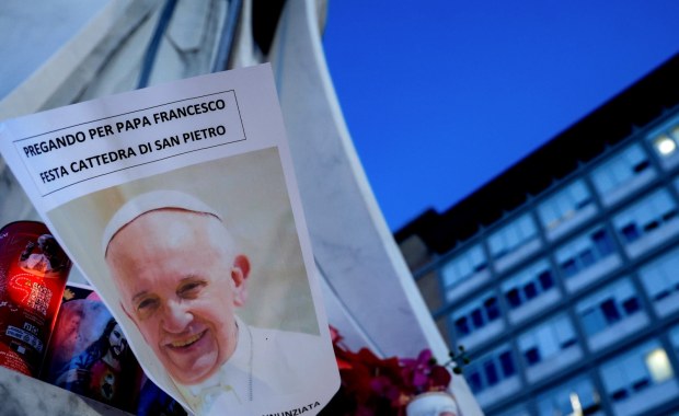 Stan zdrowia papieża się pogorszył. Nowy komunikat Watykanu