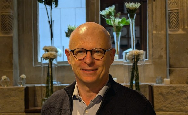 Stanislas Dehaene: Smartfon nie musi przeszkadzać w nauce. Kluczem jest koncentracja