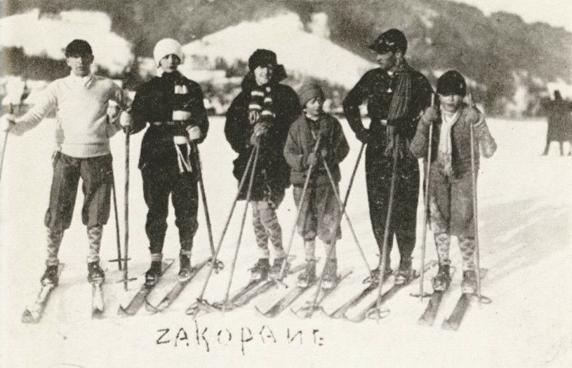 Stanislaw Marusarz na fotografii z archiwum rodzinnego - na nartach z rodziną, fot. Adrian Gladecki /Reporter