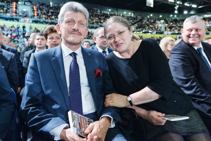 https://i.iplsc.com/stanislaw-piotrowicz-i-krystyna-pawlowicz/0009CRZWCHCAE5I8-C122-F4.jpg