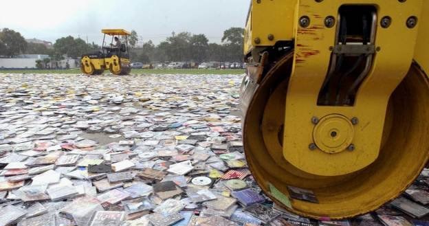 Stany Zjednoczone chcą przyczynić się do zwalczania międzynarodowego piractwa /AFP