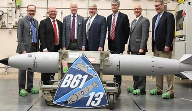 Stany Zjednoczone prezentują nową bombę atomową