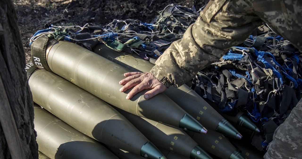 Stany Zjednoczone rozpędzają produkcję kluczowej amunicji artyleryjskiej. Mają jednak duży problem /NARCISO CONTRERAS/ ANADOLU AGENCY/ Anadolu Agency via AFP /AFP