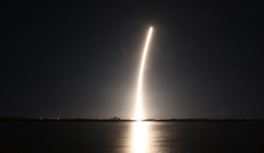 Stara rakieta SpaceX uderzy w Księżyc. Znamy dokładną datę