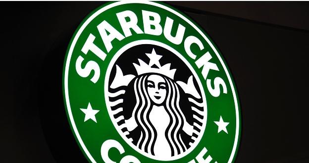 Starbucks rozszerza zakaz palenia papierosów na teren wokół swoich kawiarni /AFP