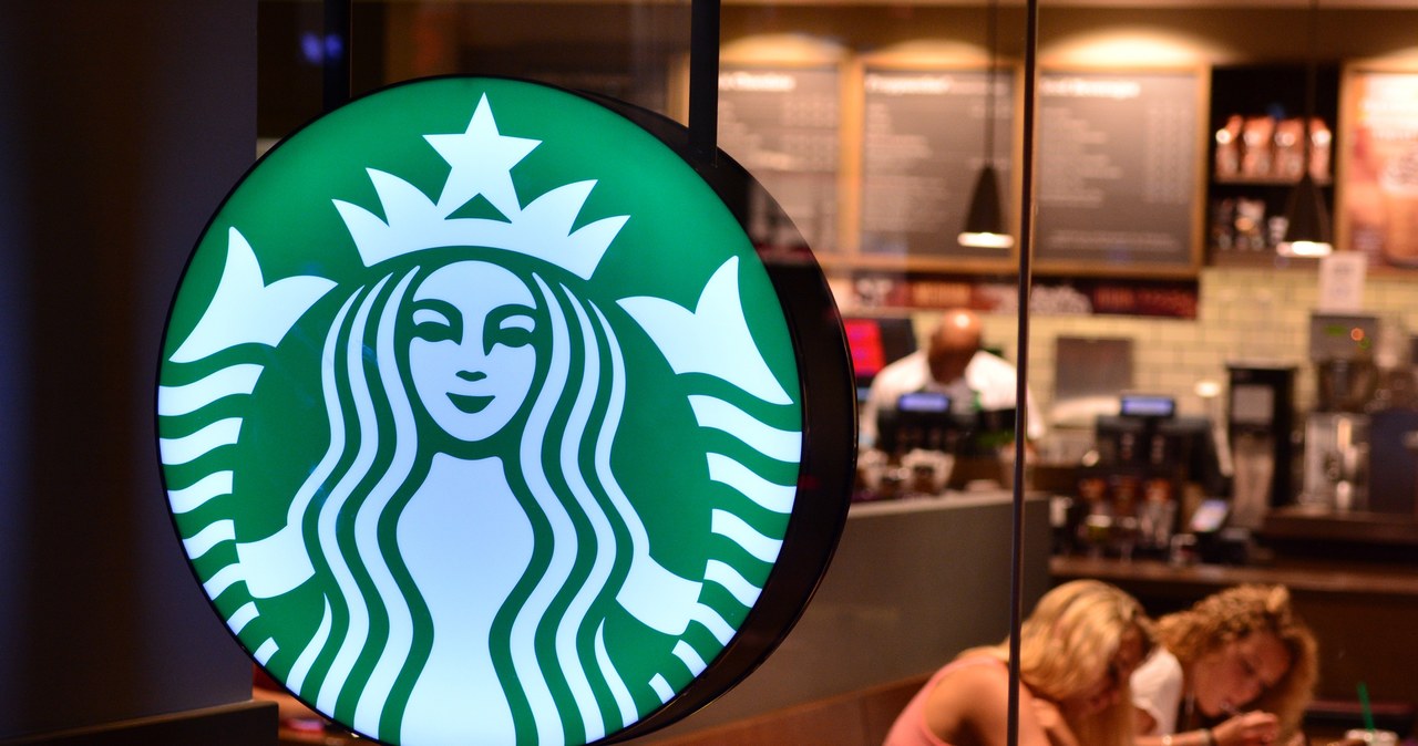 Starbucks zakazuje przesiadywania w kawiarniach bez złożenia zamówienia. Przepisy dotyczą Stany Zjednoczone i Kanadę /123RF/PICSEL