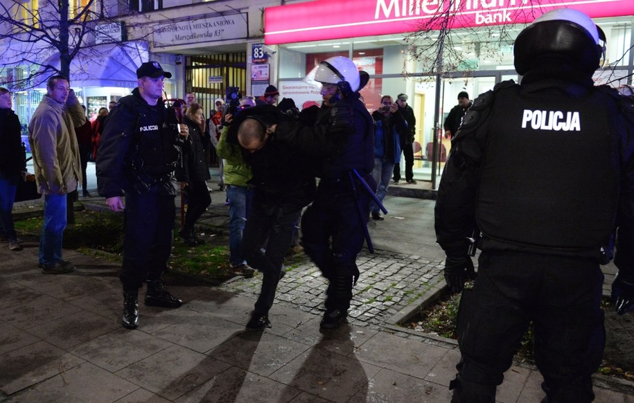 Starcia na ulicach Warszawy /Radek Pietruszka /PAP