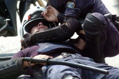 Starcia policji z demonstrantami w Atenach 