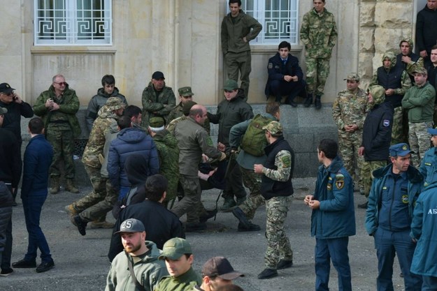 Starcia protestujących z siłami bezpieczeństwa w pobliżu budynku abchaskiego parlamentu w Sukhum w Abchazji, 15 listopada 2025 /IMAGO/RIA Novosti/Imago Stock and People /East News