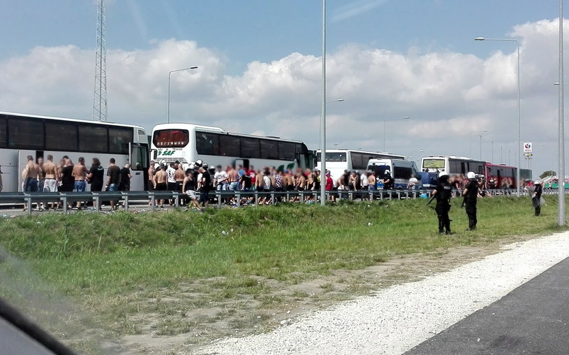 Starcia pseudokibiców na A1 /Marek Klinski /PAP
