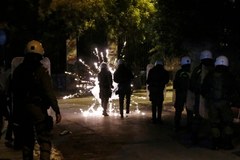 Starcia w Grecji w 45. rocznicę krwawego powstania studentów