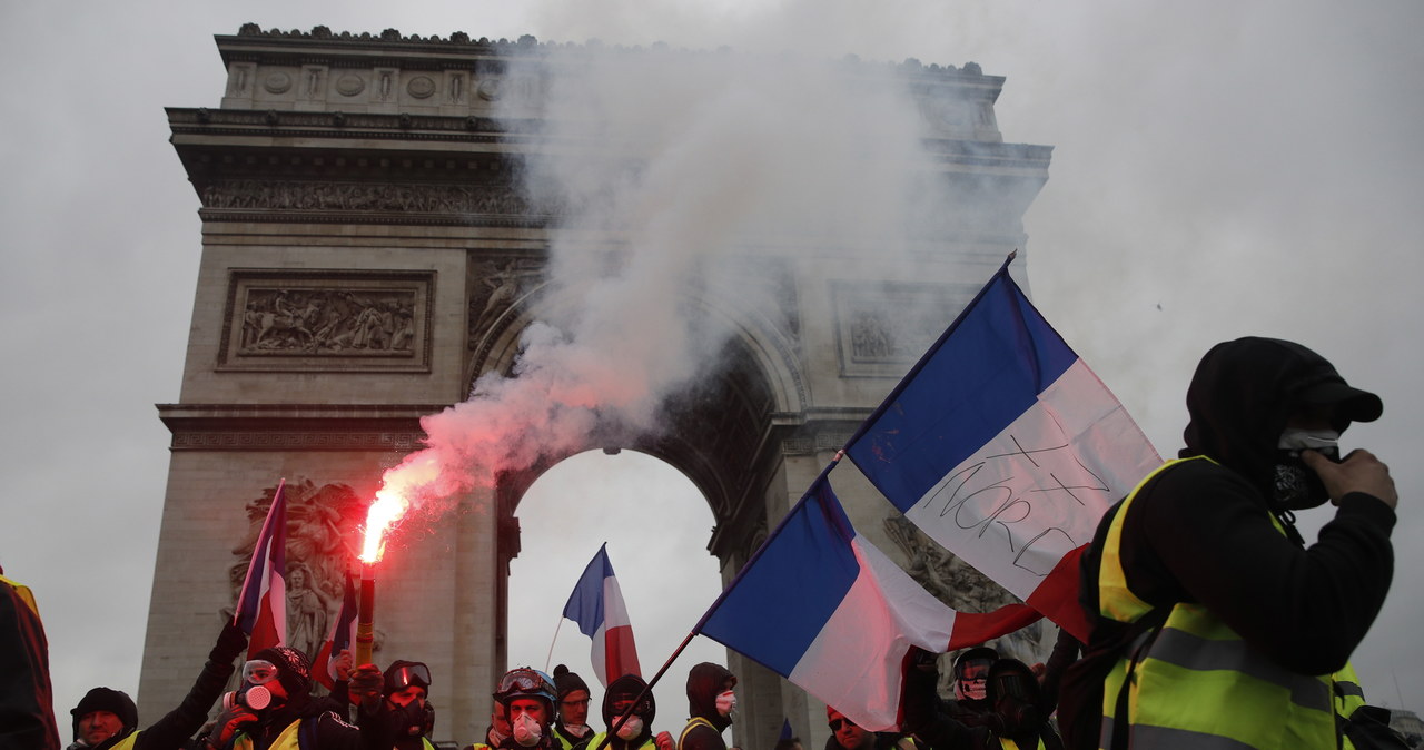 Starcia w Paryżu. Żółte kamizelki walczą z policją
