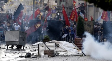 Starcia w Stambule. "Setki rannych. Armia może przejąć kontrolę nad miastem"