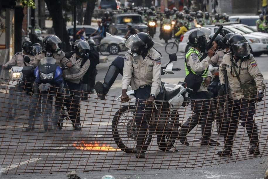 Starcia z policją /Miguel Gutierrez /PAP/EPA