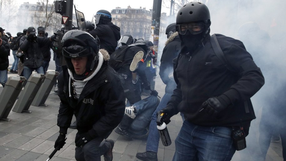 Starcia z policją /YOAN VALAT  /PAP/EPA