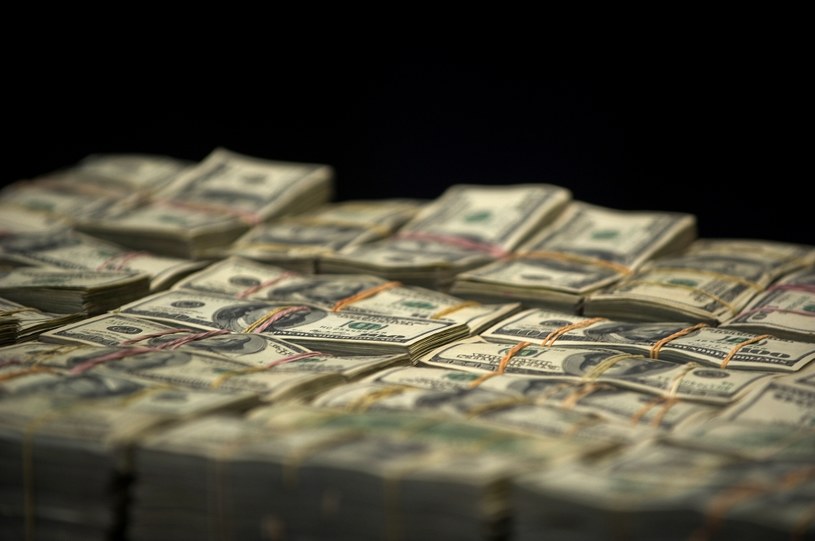 Stare banknoty można wymienić, ale kantory skupują je po niższej cenie /Yuri CORTEZ / AFP /AFP