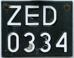 Stare tablice znikają bardzo powoli. Wciąż jest ich jeszcze ok. 8 milionów /RMF FM