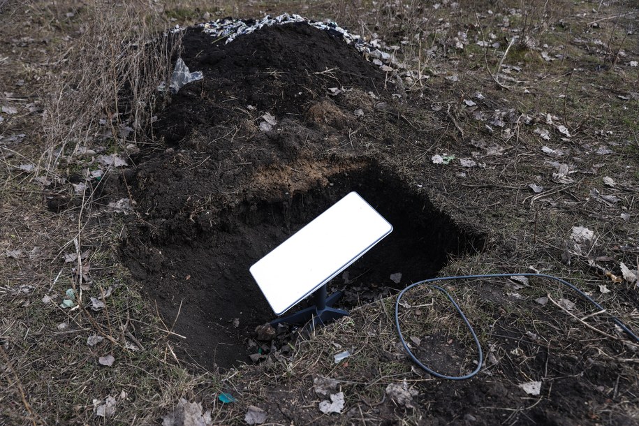 Starlink – telekomunikacyjny system satelitarny zbudowany przez amerykańską firmę SpaceX / 	Leszek Szymański    /PAP