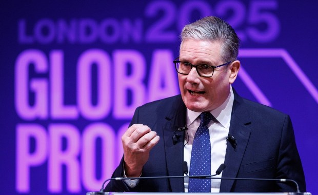 Starmer ma plan, jak rozwiązać problem migracji. "Planujemy reformę"