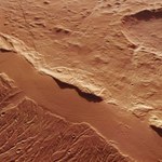 Starożytna aktywność tektoniczna Marsa uchwycona na zdjęciu