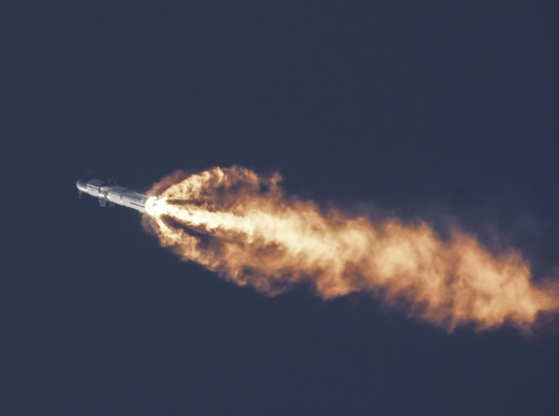 Starship w trakcie kwietniowego testu. Niestety po kilku minutach od startu eksplodował /SpaceX /materiały prasowe