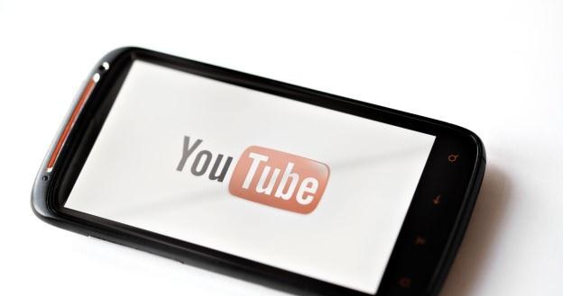 Starsze smartfony z Androidem otrzymają odświeżonego YouTube'a /123RF/PICSEL