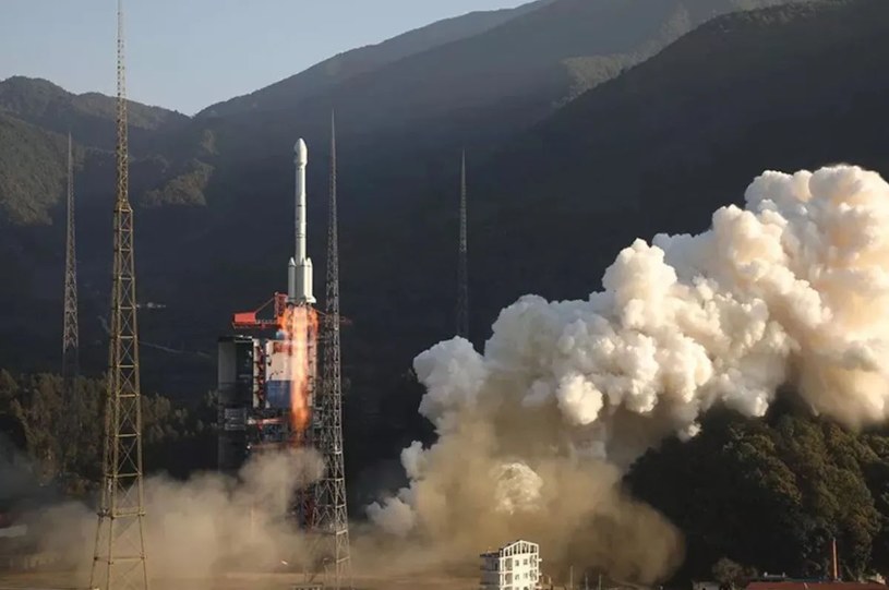 Start chińskiej rakiety Długi Marsz 3B /CASC /materiały prasowe