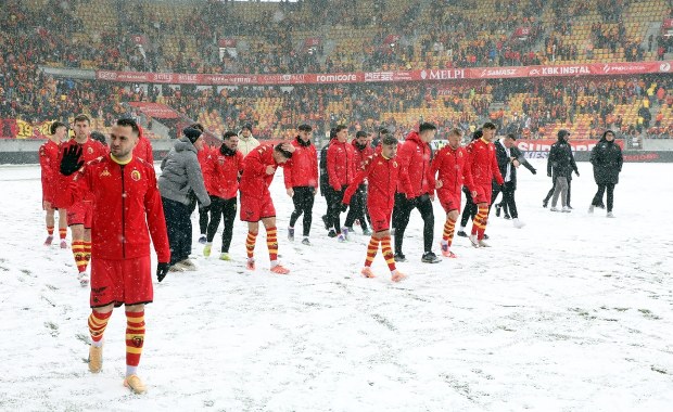 Start Ekstraklasy niezagrożony? "Monitorujemy sytuację bardzo dokładnie"