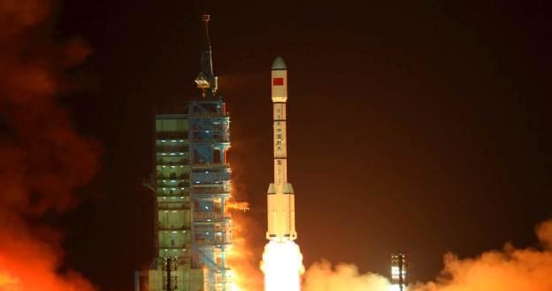 Start rakiety Chinese Long March 2F, która wystrzeliła w kosmos pierwszy moduł stacji /AFP