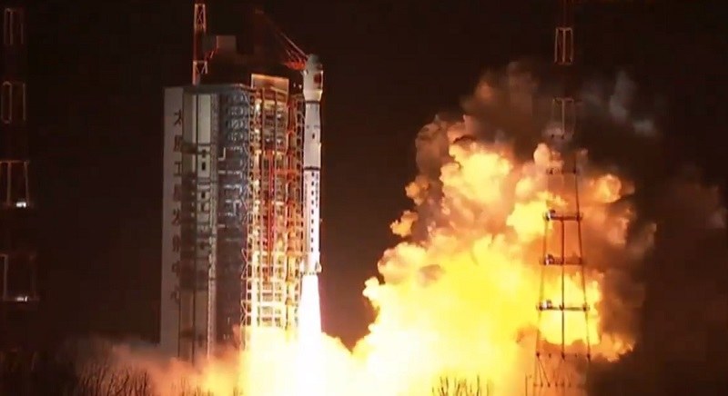 Start rakiety CZ-4C z satelitą Queqiao. Fot. Chińska Agencja Kosmiczna /materiały prasowe