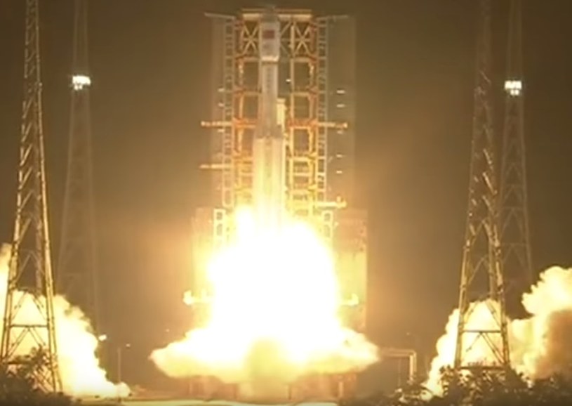 Start rakiety CZ-7 z kosmodromu Wenchang /YouTube