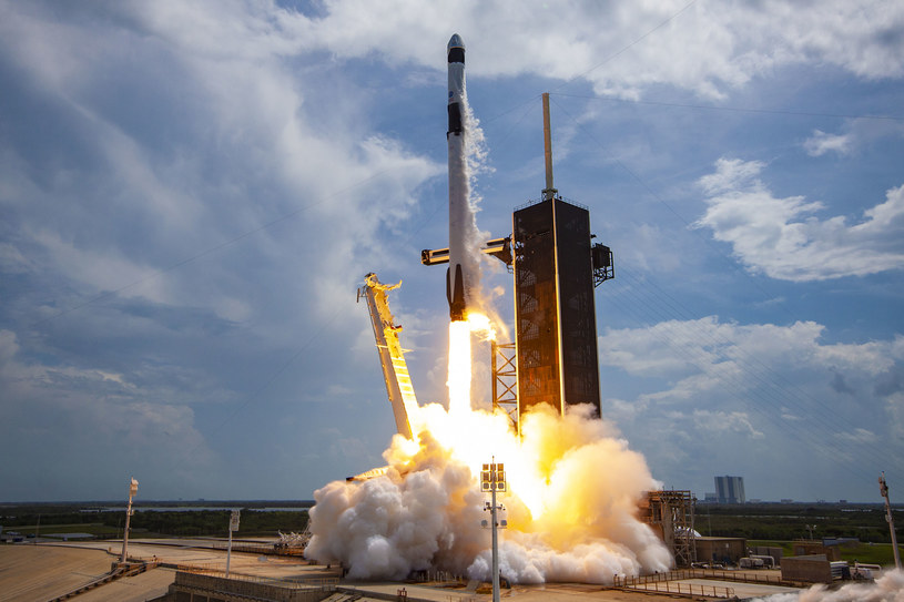 Start rakiety Falcon 9 firmy SpaceX /materiały prasowe