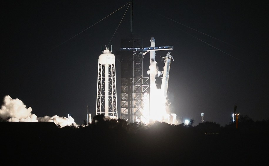 Start rakiety Falcon 9 z kapsułą Crew Dragon z Centrum Kosmicznego Johna F. Kennedy’ego na przylądku Canaveral na Florydzie /	Leszek Szymański   /PAP