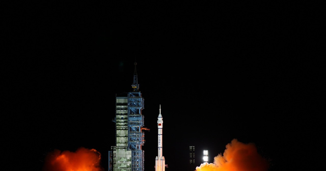 Start statku kosmicznego Shenzhou 8